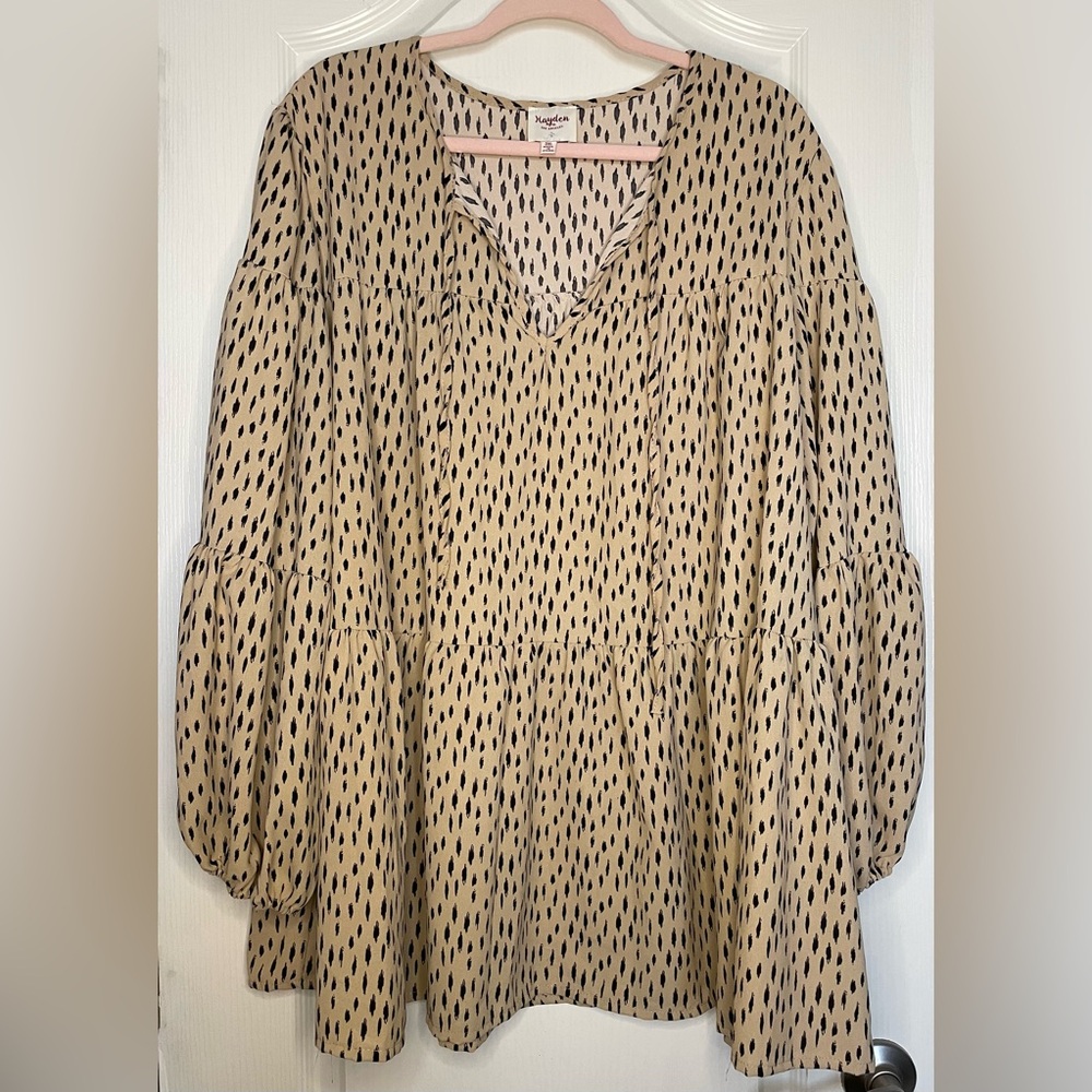 Hayden Los Angeles Tan & Black Blouse
